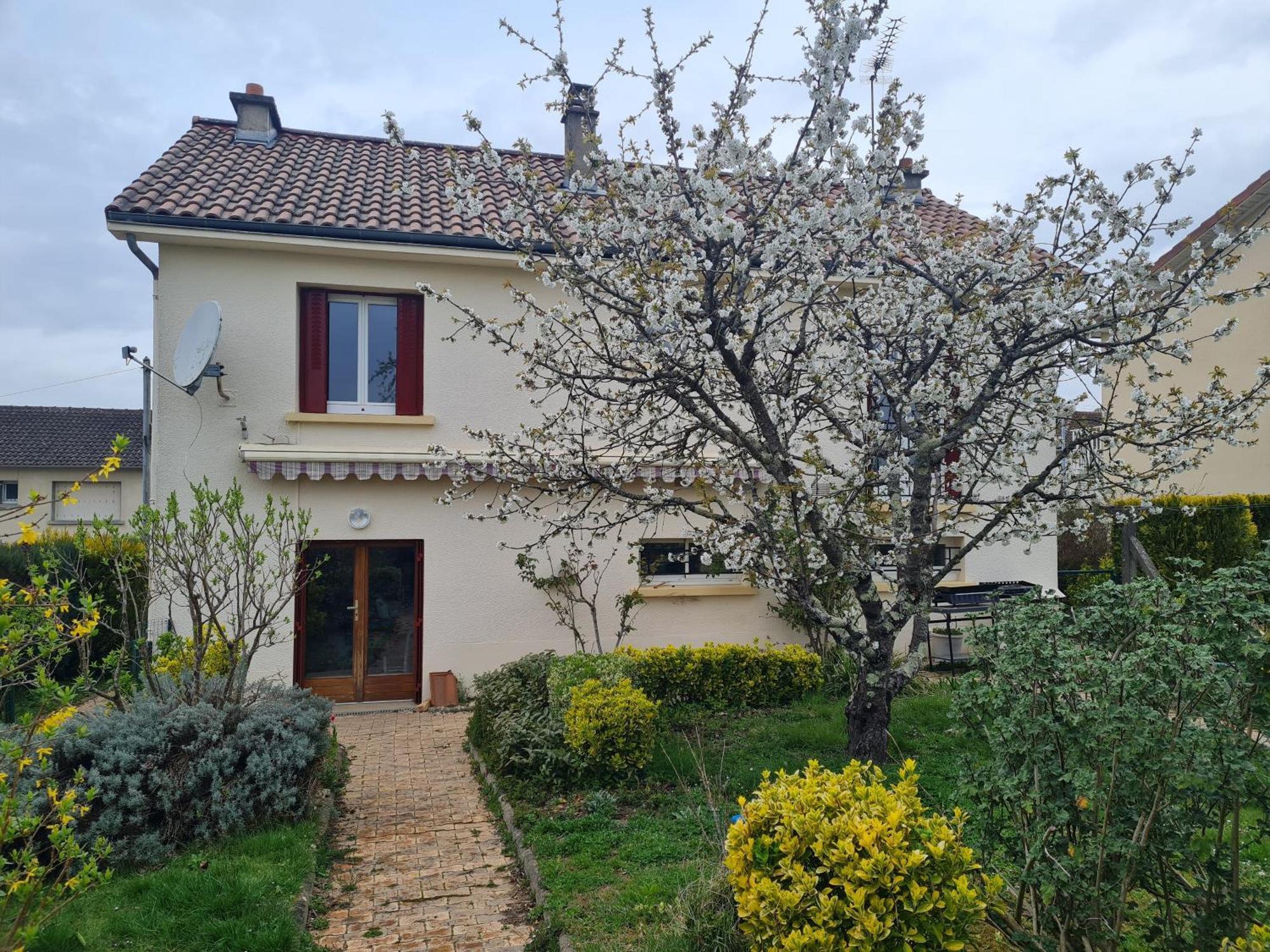 Logement Cosy Au Coeur D'Oradour Extérieur photo